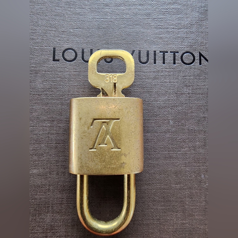 Louis Vuitton Lock & Key #318